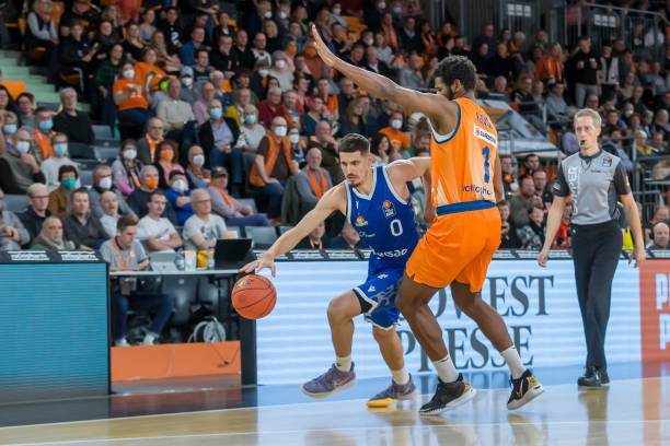 和敏锐的门 和敏锐的门